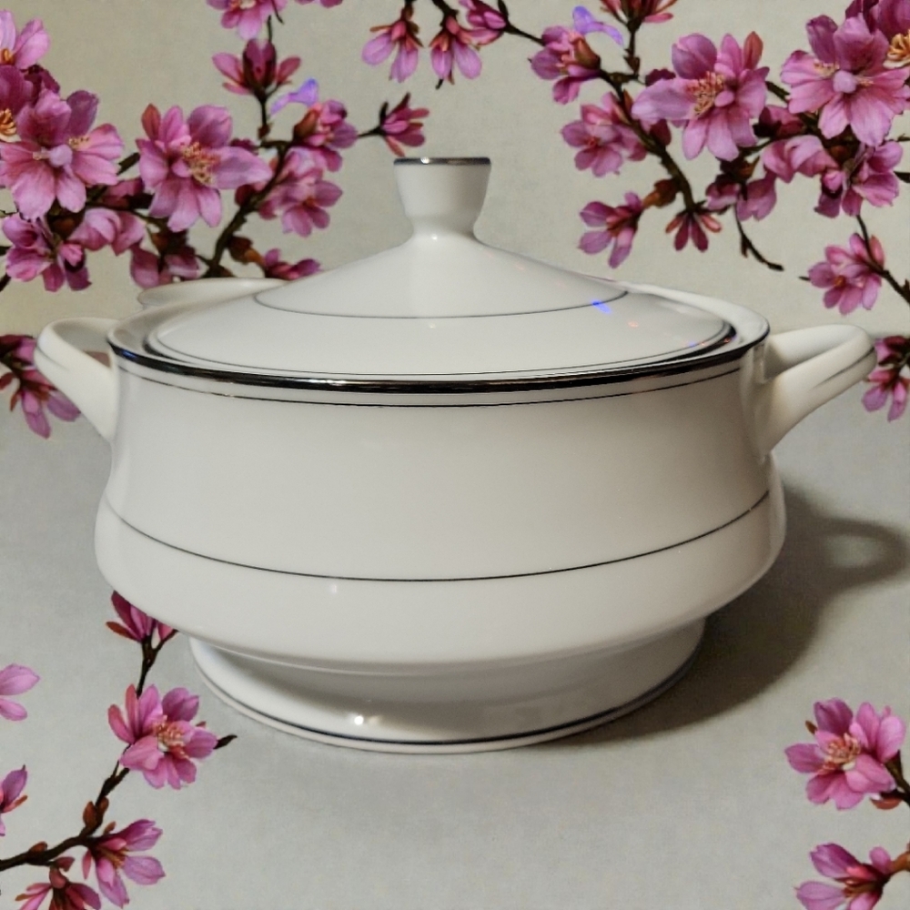 Vtg Fine China Japan Sakurai Designer Series Castle Round Vegetable Serving Bowl